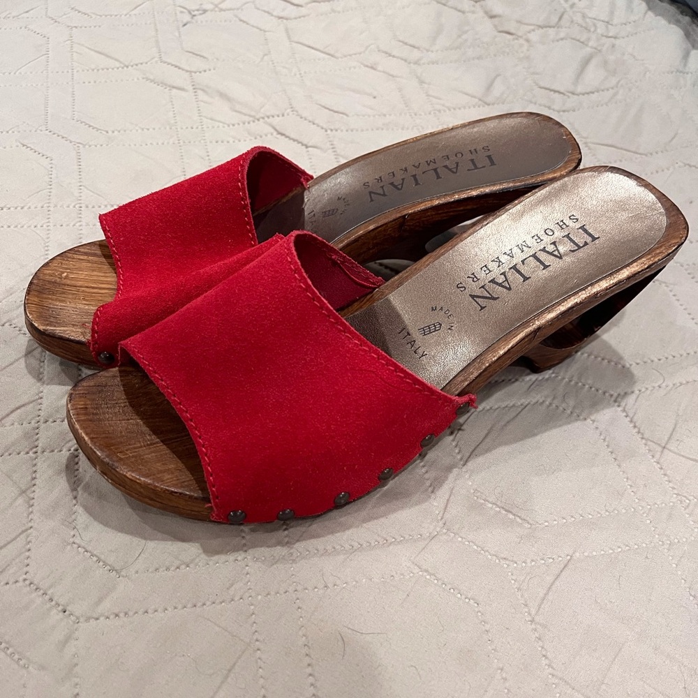Italian Shoemakers Red Mules with faux Wooden Sole